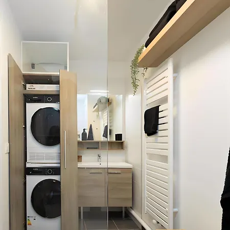 Elegant - Chic - 6 Pers - Paris 15mn - Disneyland 15mn- Self-check In - Netflix - Free Parking & Wifi Noisy-le-Grand