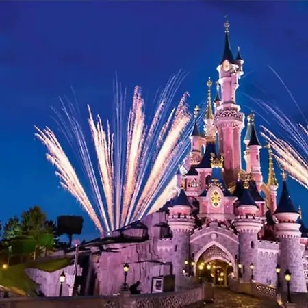 Elegant - Chic - 6 Pers - Paris 15mn - Disneyland 15mn- Self-check In - Netflix - Free Parking & Wifi Apartment Noisy-le-Grand